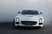 Lewis Hamilton (Mercedes) e proprietarul primului exemplar Mercedes-Benz SLS AMG Black Series (631 CP, 249.990 euro)