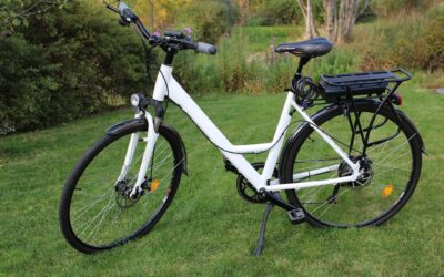 Bicicletele electrice: Revoluționarea mobilității urbane și protejarea mediului